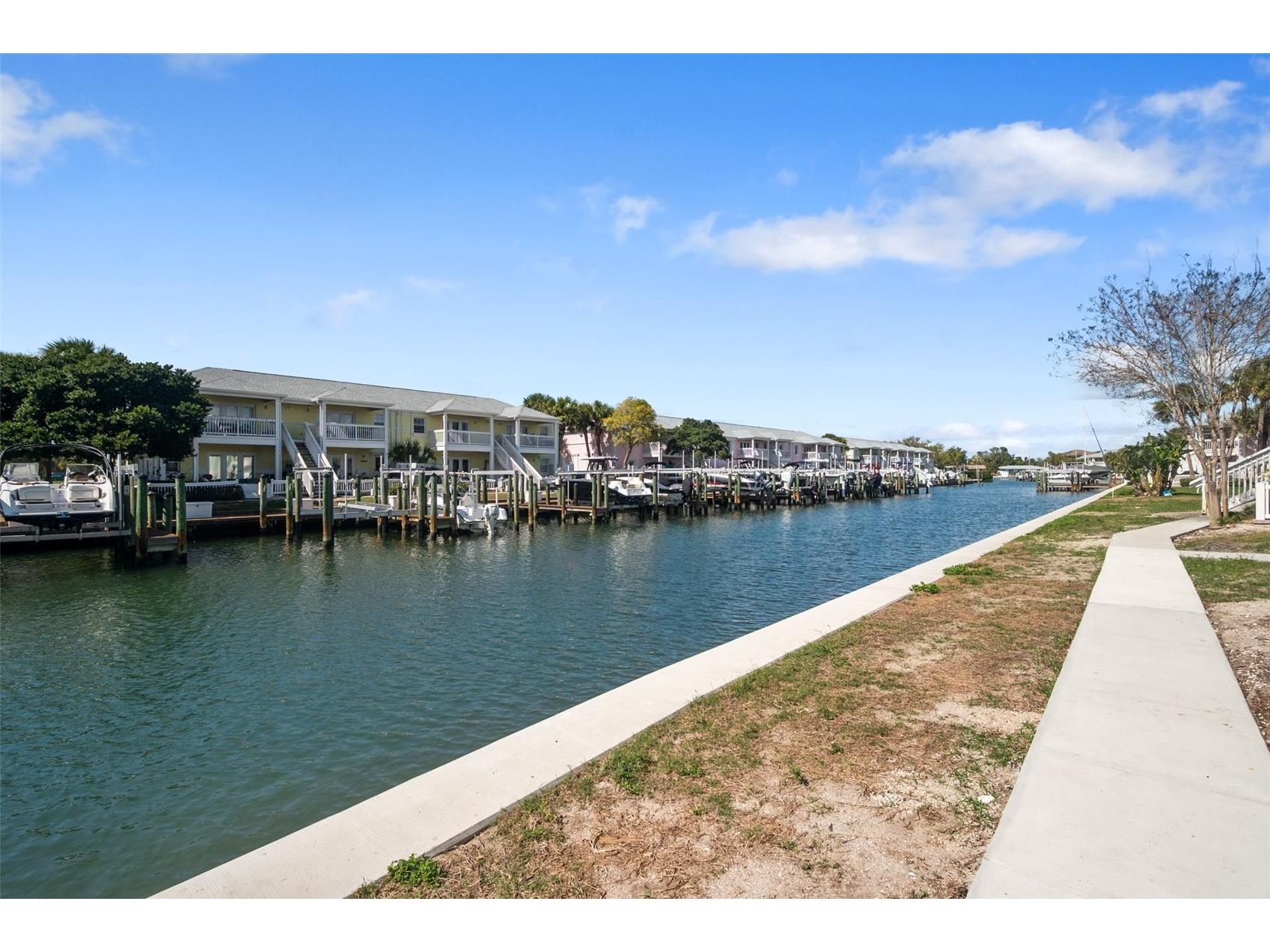 4911 Coquina Key Drive SE #C Saint Petersburg FL 33705 TB8483439 image36