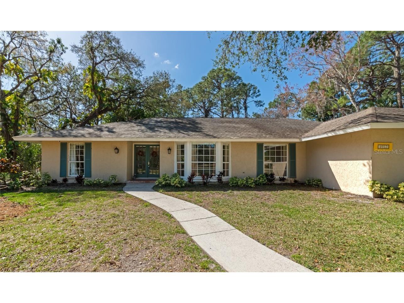 4912 Hidden Oaks Trail Sarasota FL 34232 A4559744 image1