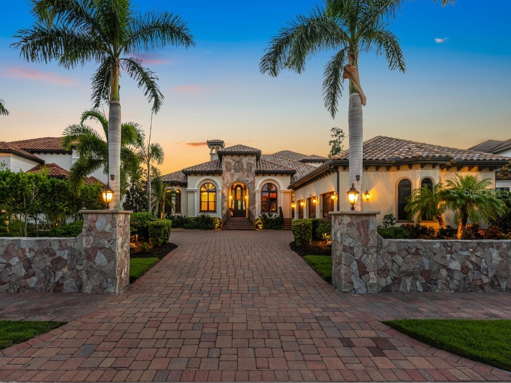4913 Topsail Drive Nokomis FL 34275 - INTRACOASTAL WATERWAY A4579987 image1