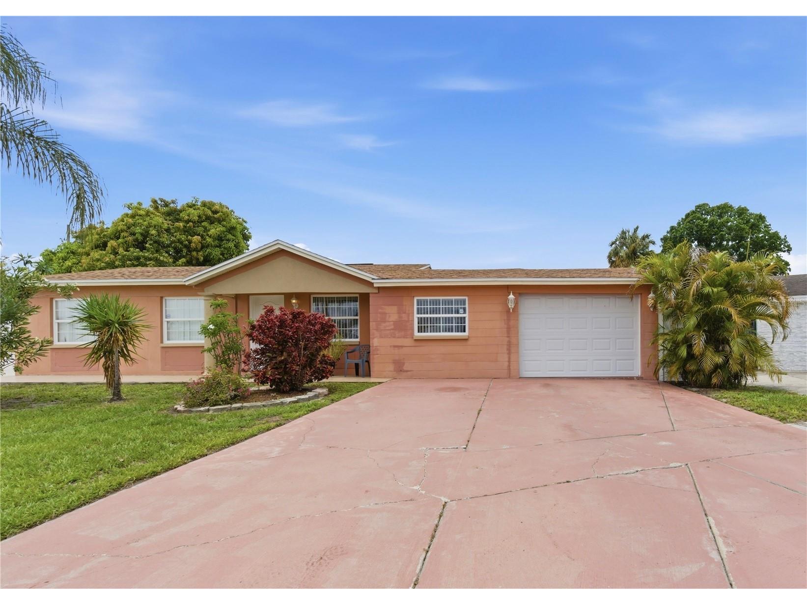 4914 Holiday Drive Tampa FL 33615 TB8513287 image1