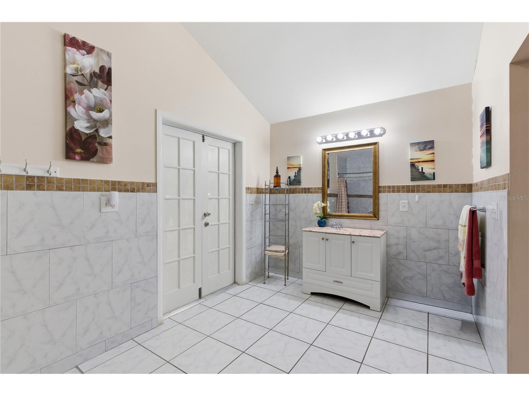 4914 Holiday Drive Tampa FL 33615 TB8513287 image23