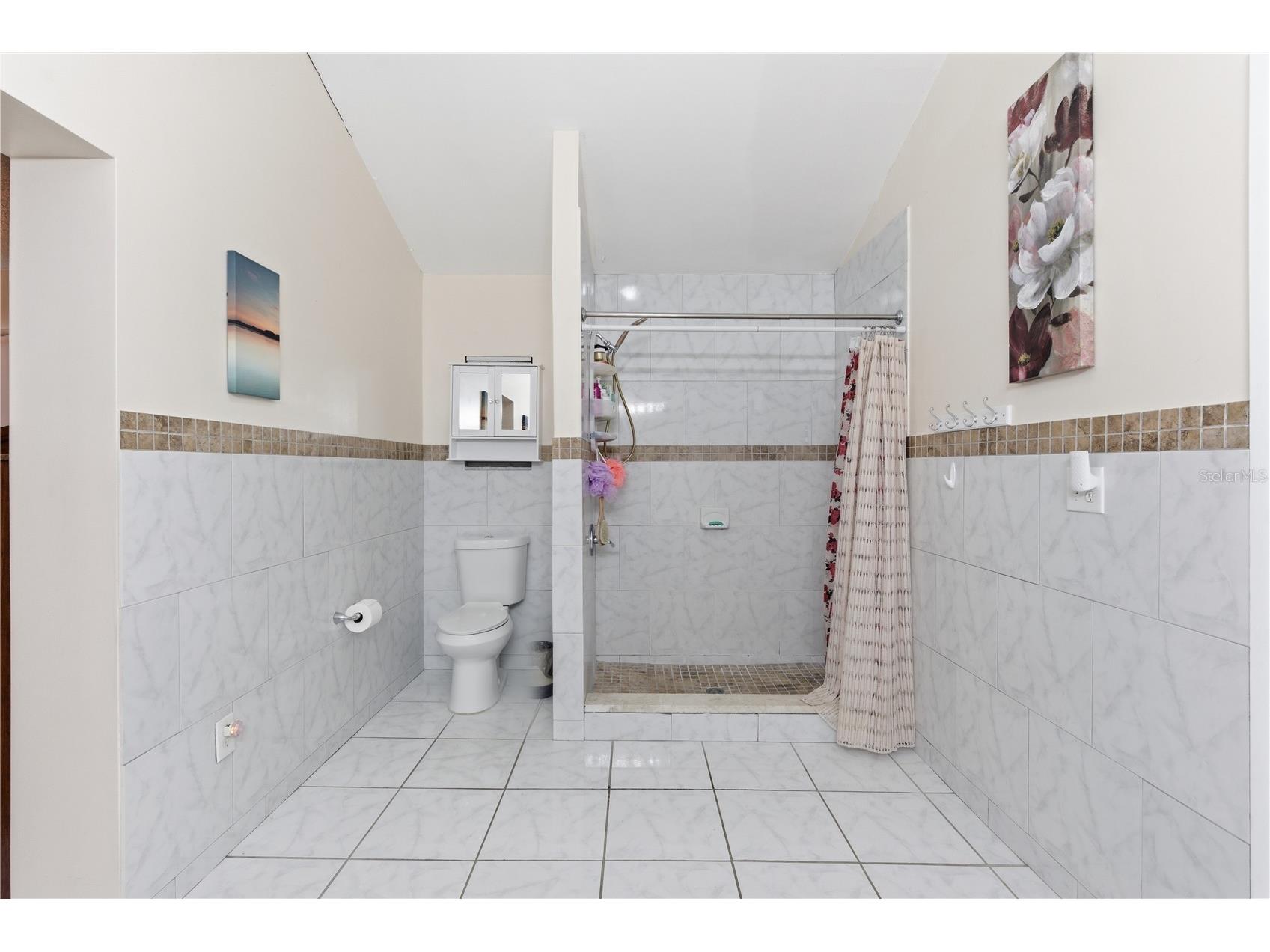 4914 Holiday Drive Tampa FL 33615 TB8513287 image25