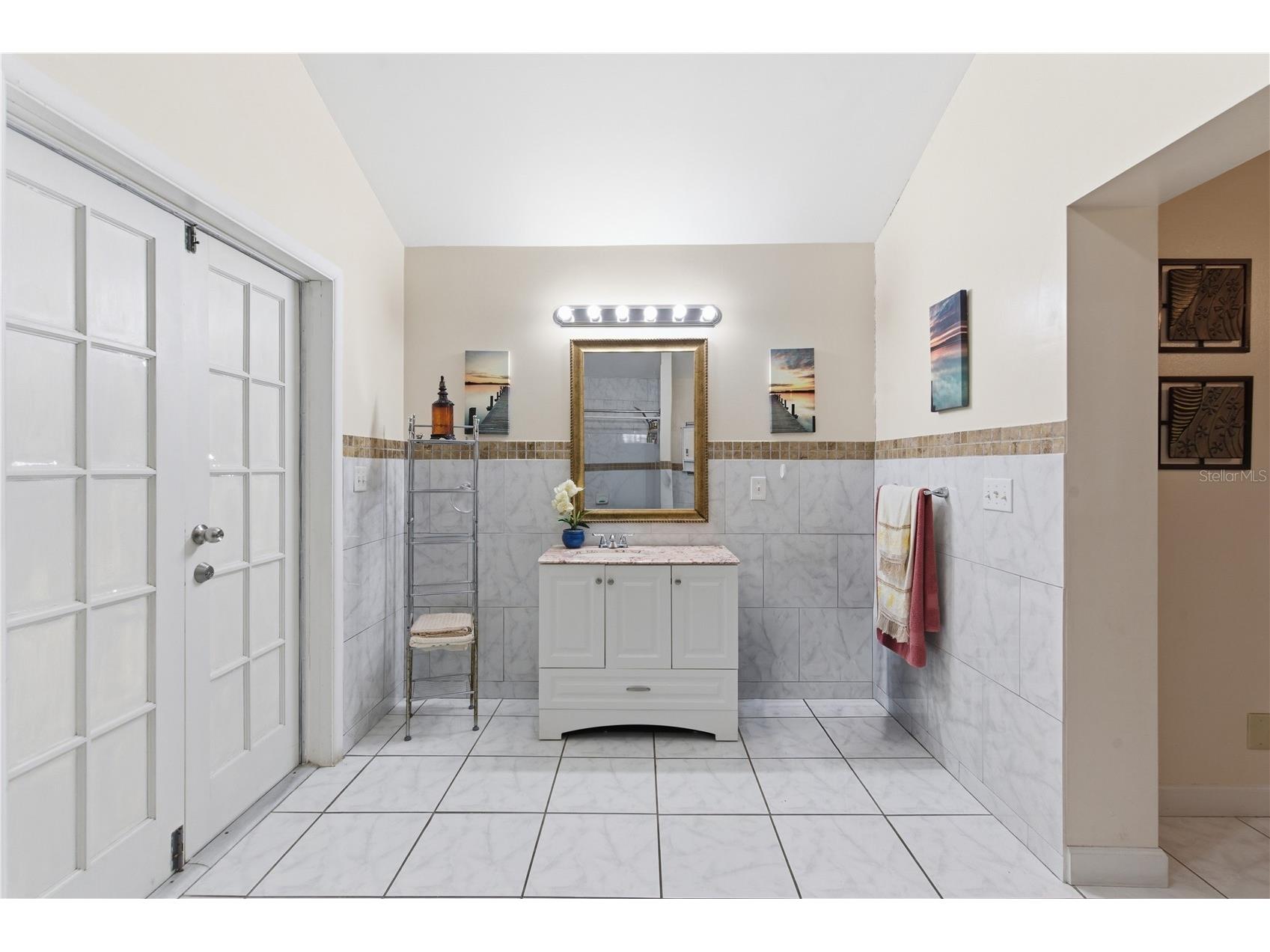 4914 Holiday Drive Tampa FL 33615 TB8513287 image26