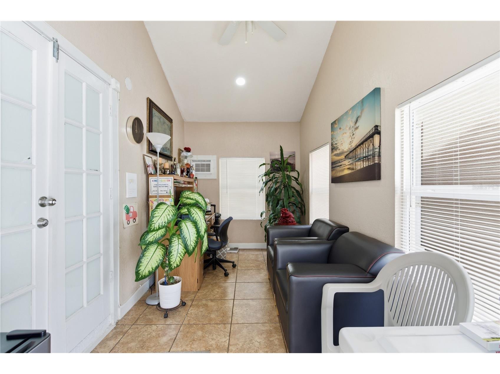 4914 Holiday Drive Tampa FL 33615 TB8513287 image27