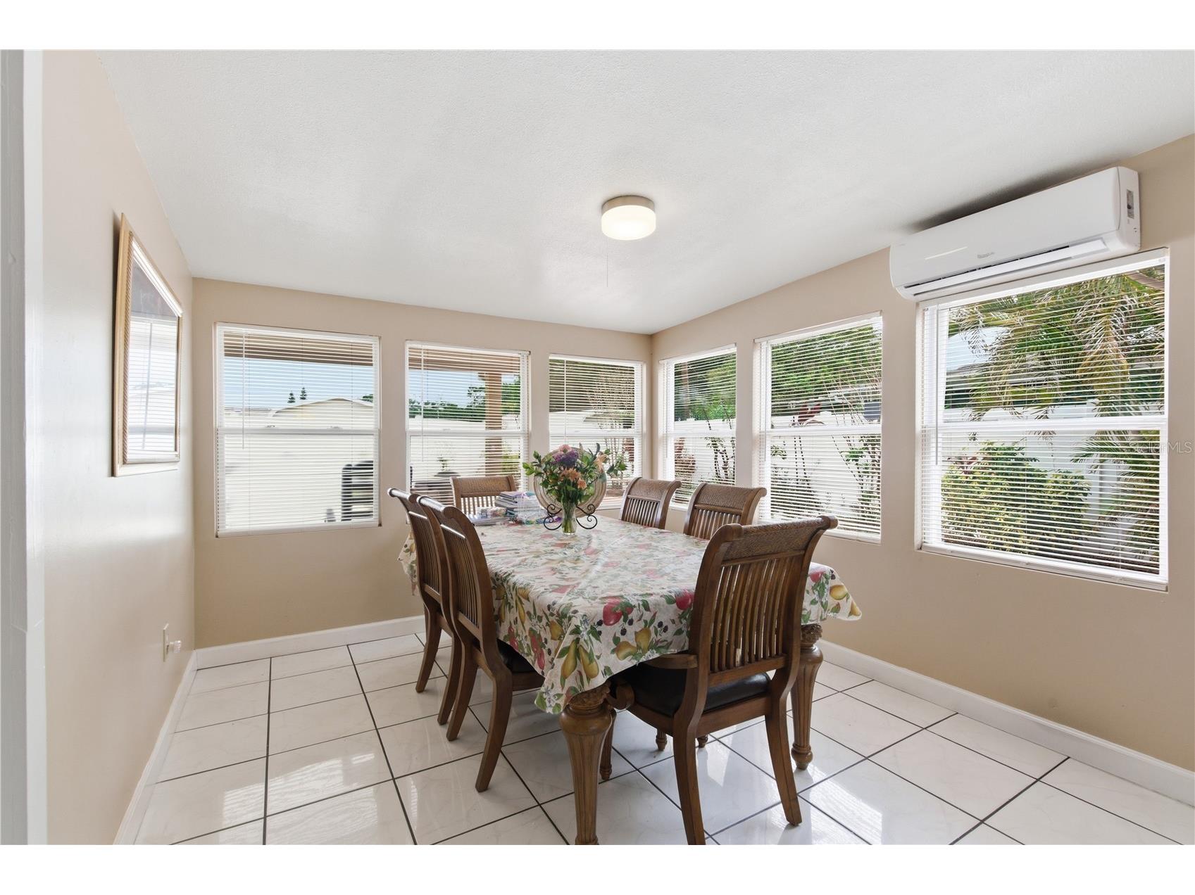 4914 Holiday Drive Tampa FL 33615 TB8513287 image33