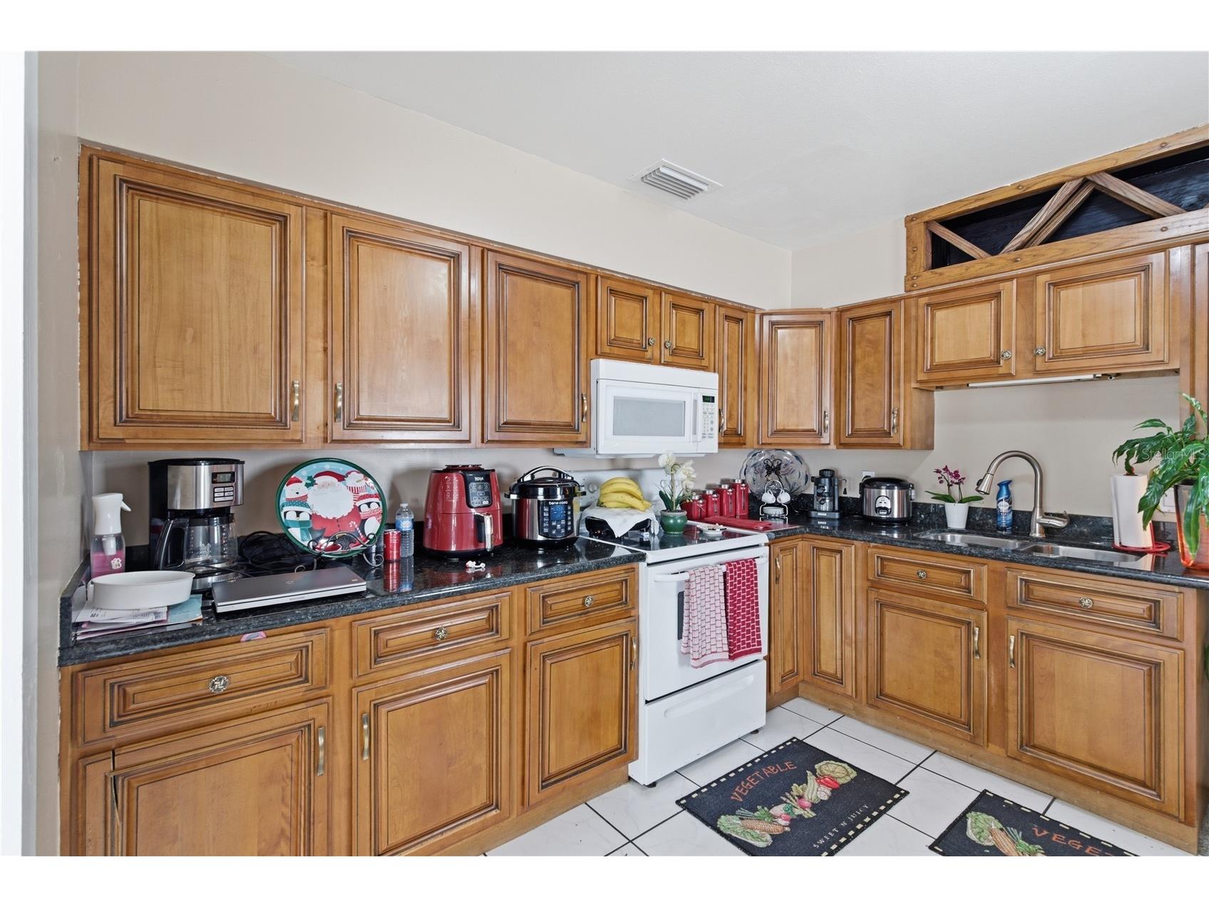 4914 Holiday Drive Tampa FL 33615 TB8513287 image36