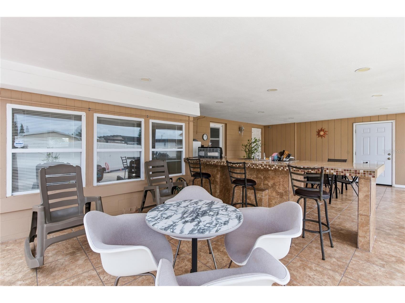 4914 Holiday Drive Tampa FL 33615 TB8513287 image43