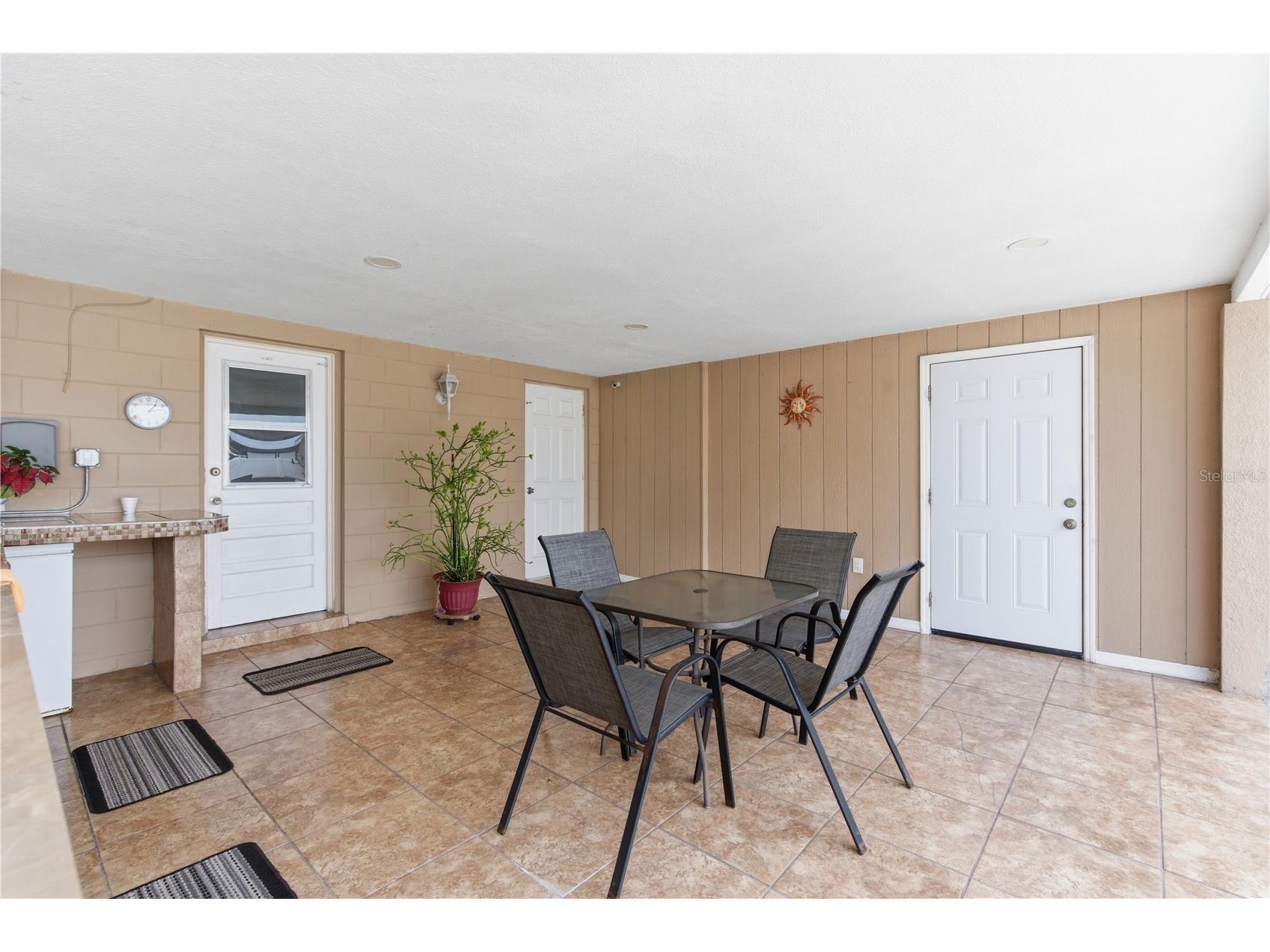 4914 Holiday Drive Tampa FL 33615 TB8513287 image45