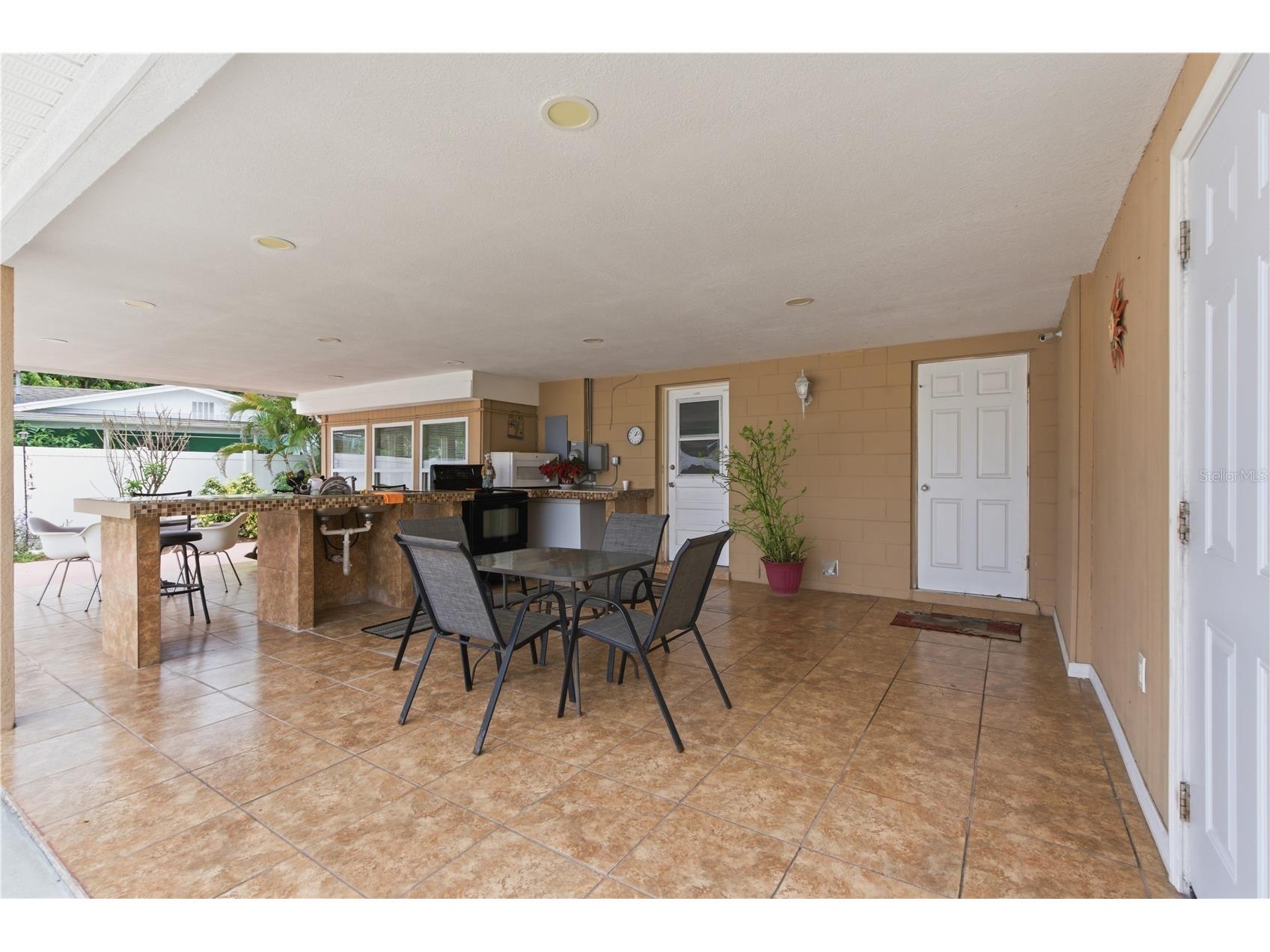 4914 Holiday Drive Tampa FL 33615 TB8513287 image46