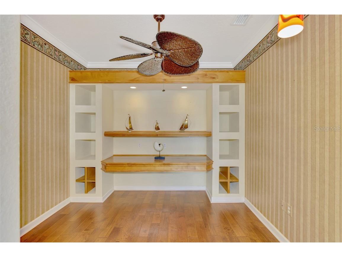 4914 Lakescene Place Sarasota FL 34243 A4636922 image16