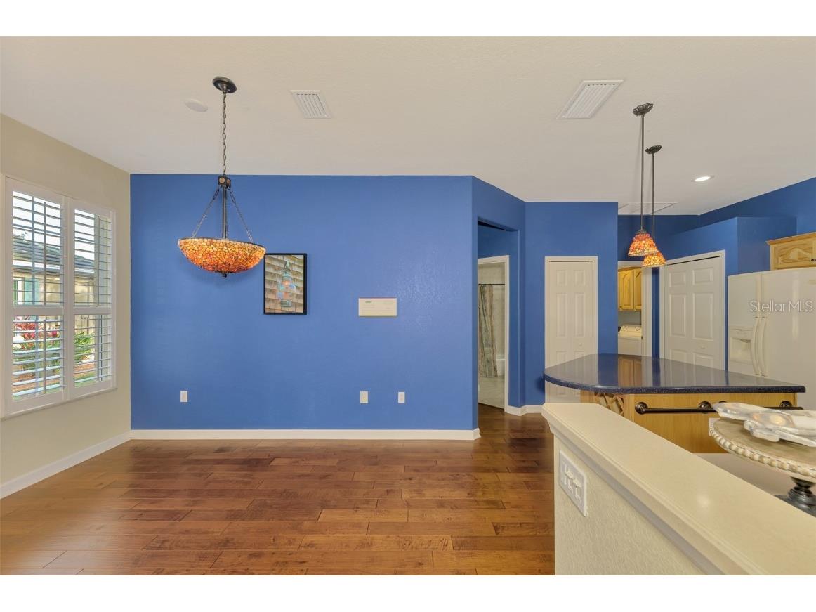 4914 Lakescene Place Sarasota FL 34243 A4636922 image18