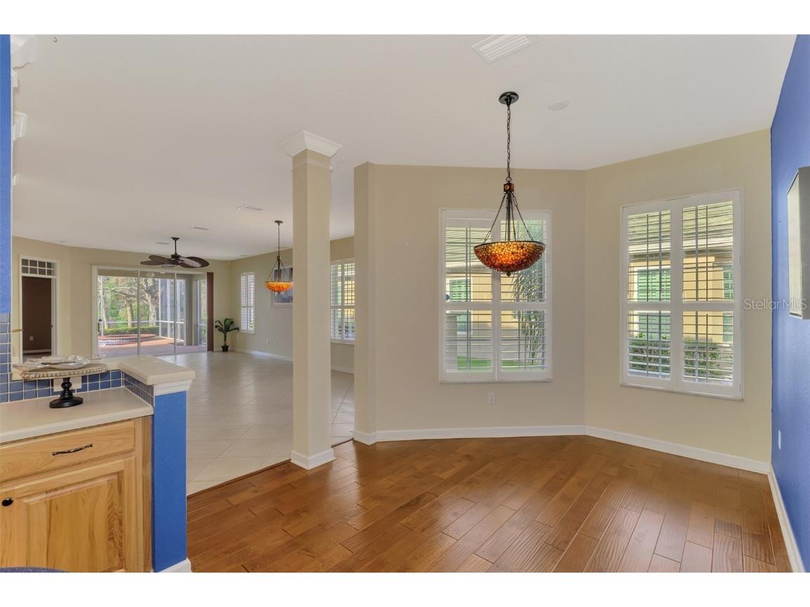 4914 Lakescene Place Sarasota FL 34243 A4636922 image20