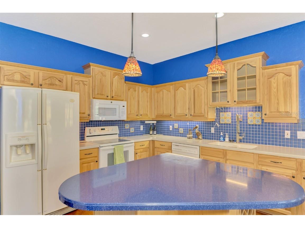 4914 Lakescene Place Sarasota FL 34243 A4636922 image23