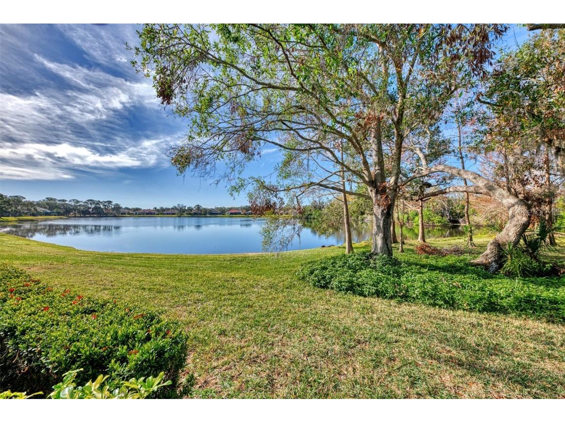 4914 Lakescene Place Sarasota FL 34243 A4636922 image3