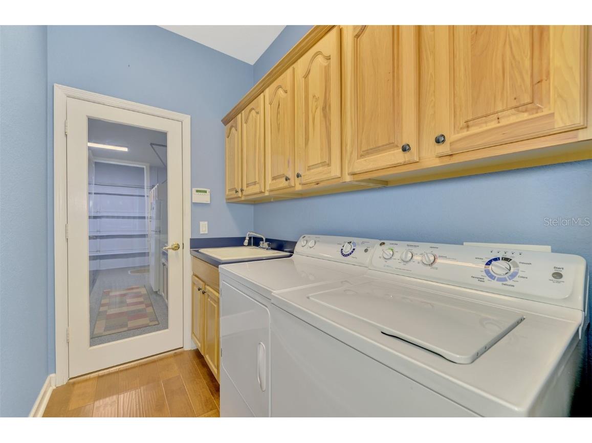 4914 Lakescene Place Sarasota FL 34243 A4636922 image34