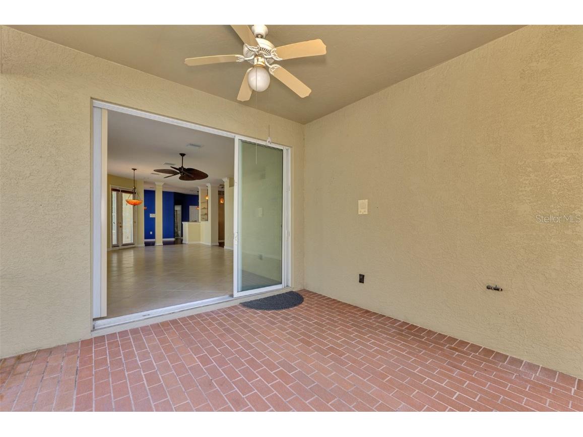 4914 Lakescene Place Sarasota FL 34243 A4636922 image37