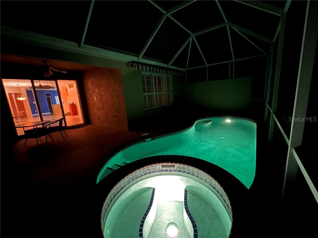 4914 Lakescene Place Sarasota FL 34243 A4636922 image41