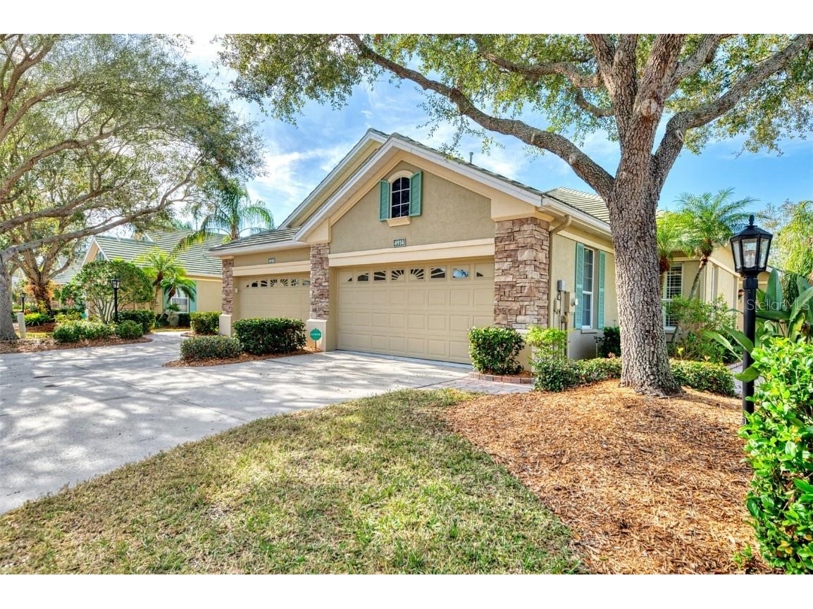 4914 Lakescene Place Sarasota FL 34243 A4636922 image5