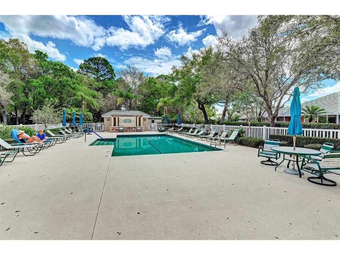 4914 Lakescene Place Sarasota FL 34243 A4636922 image51