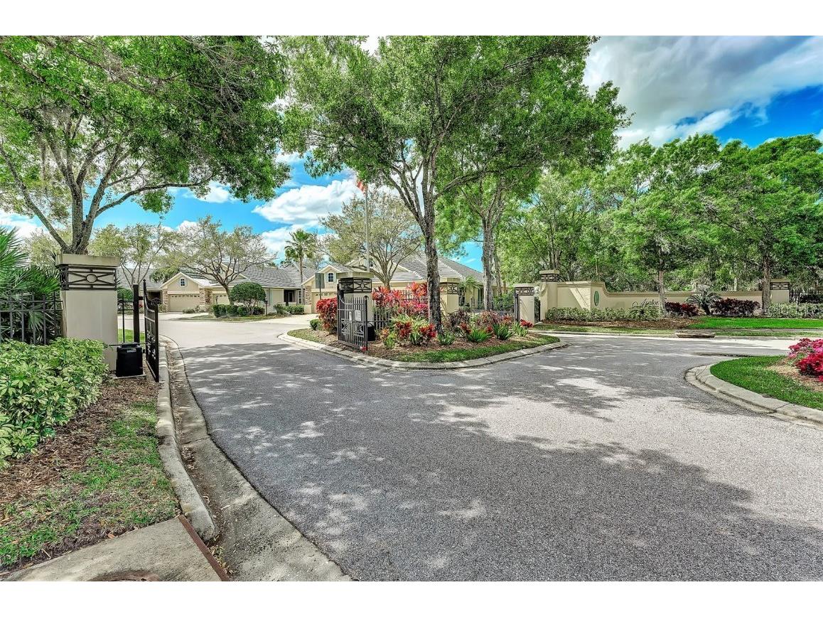 4914 Lakescene Place Sarasota FL 34243 A4636922 image52