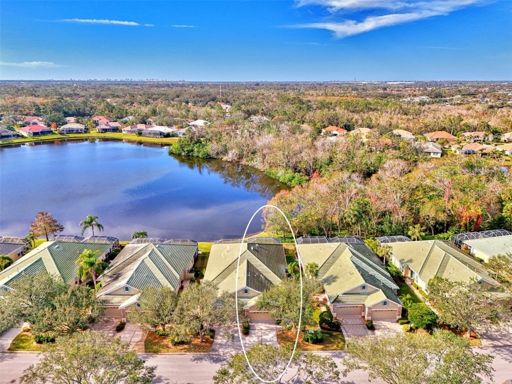 4914 Lakescene Place Sarasota FL 34243 A4636922 image7