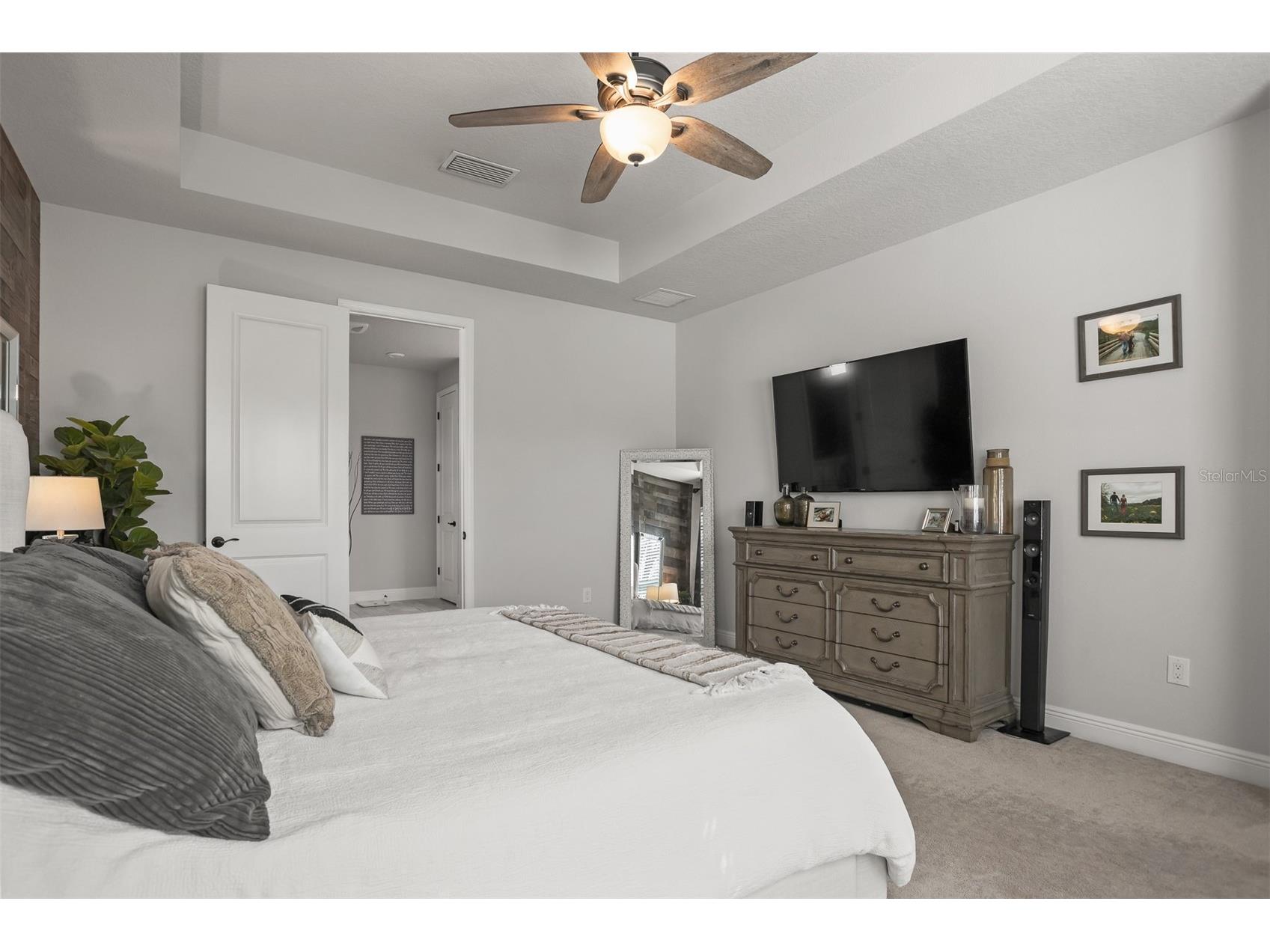4914 Lakeshore Oaks Court Tampa FL 33624 TB8501426 image12