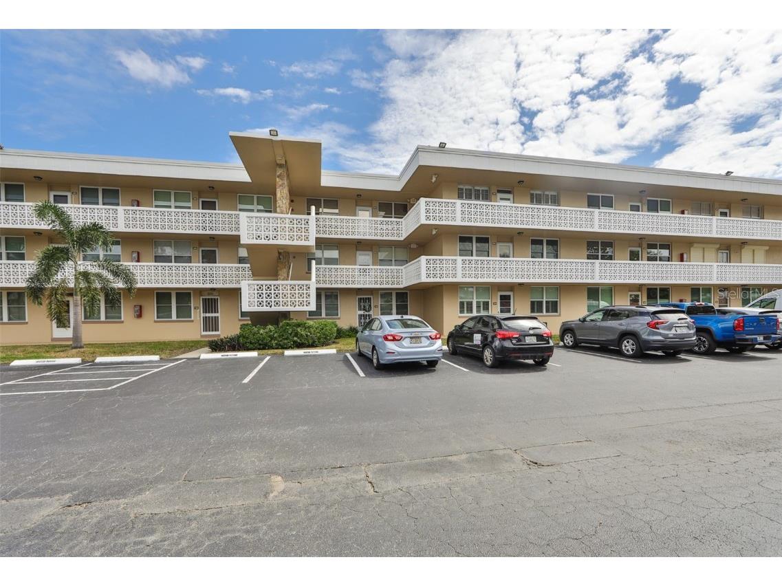 4915 Bay Street NE #324 Saint Petersburg FL 33703 U8178615 image1