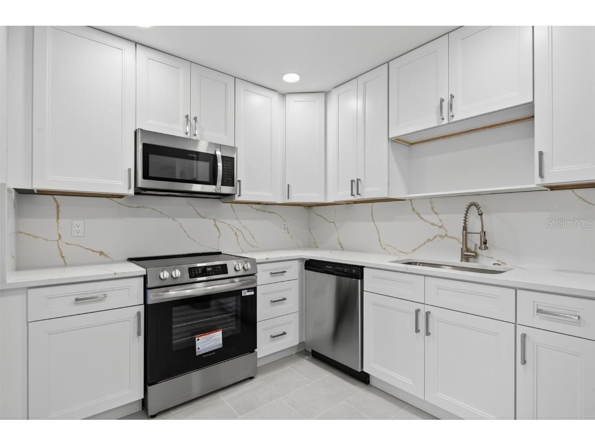 4915 Eldorado Drive Tampa FL 33615 O6354091 image6