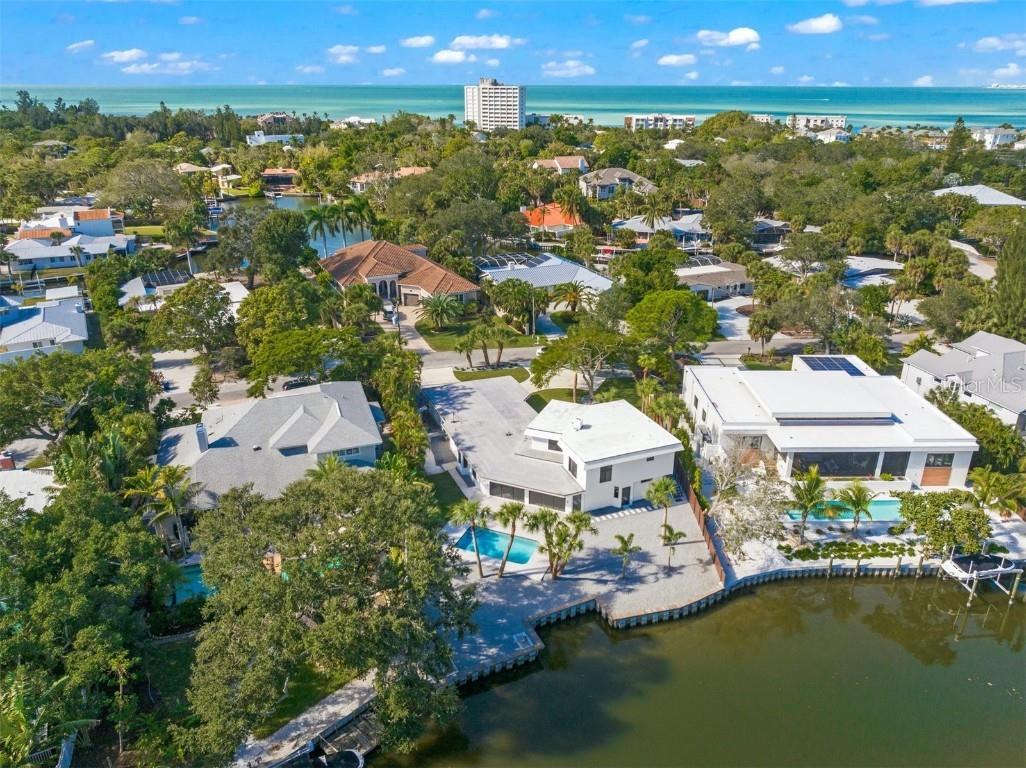 4915 Primrose Path Sarasota FL 34242 - PRIMROSE CANAL A4627857 image1