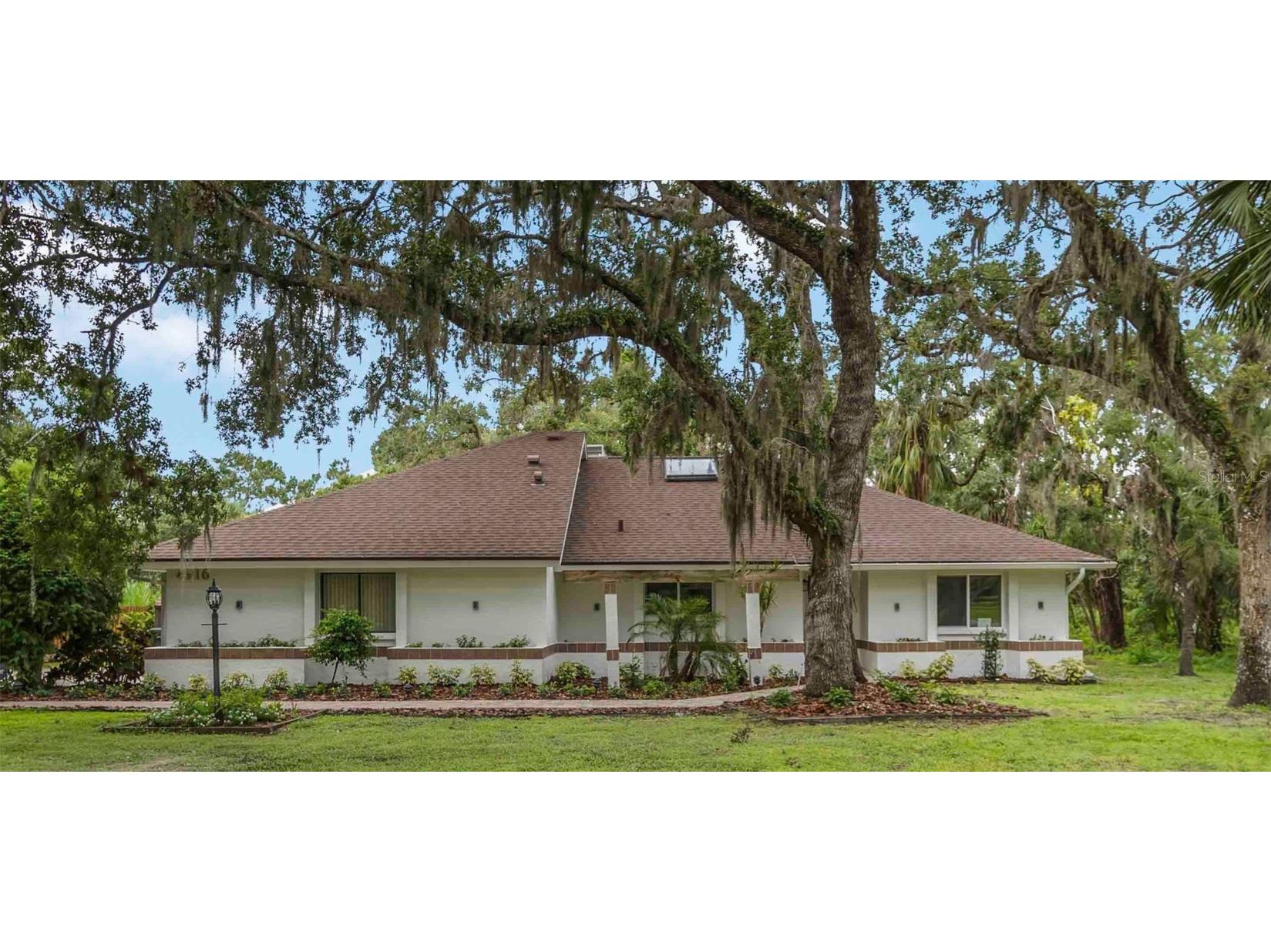 4916 Hidden Oaks Trail Sarasota FL 34232 A4648541 image1