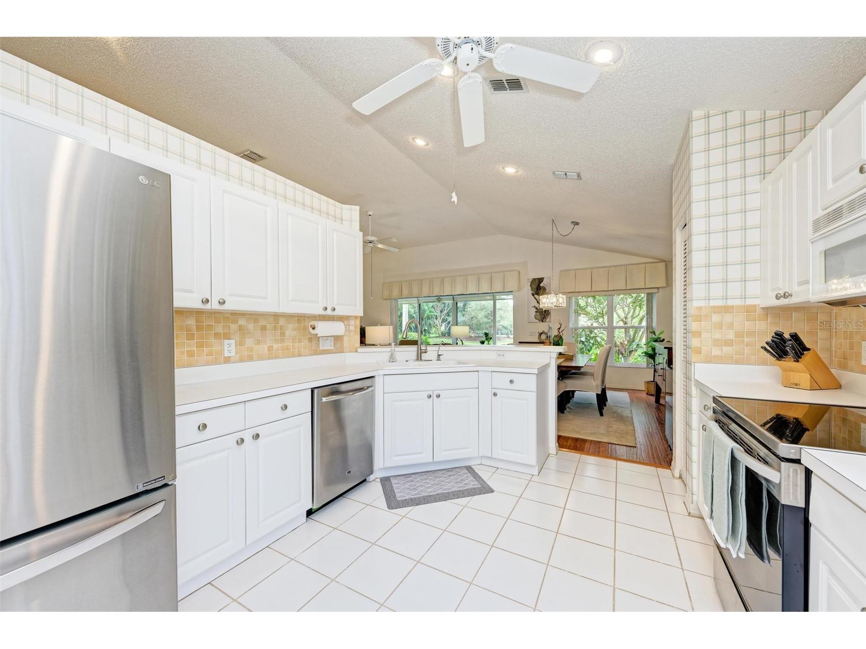 4916 Linsey Court Sarasota FL 34243 A4687682 image18