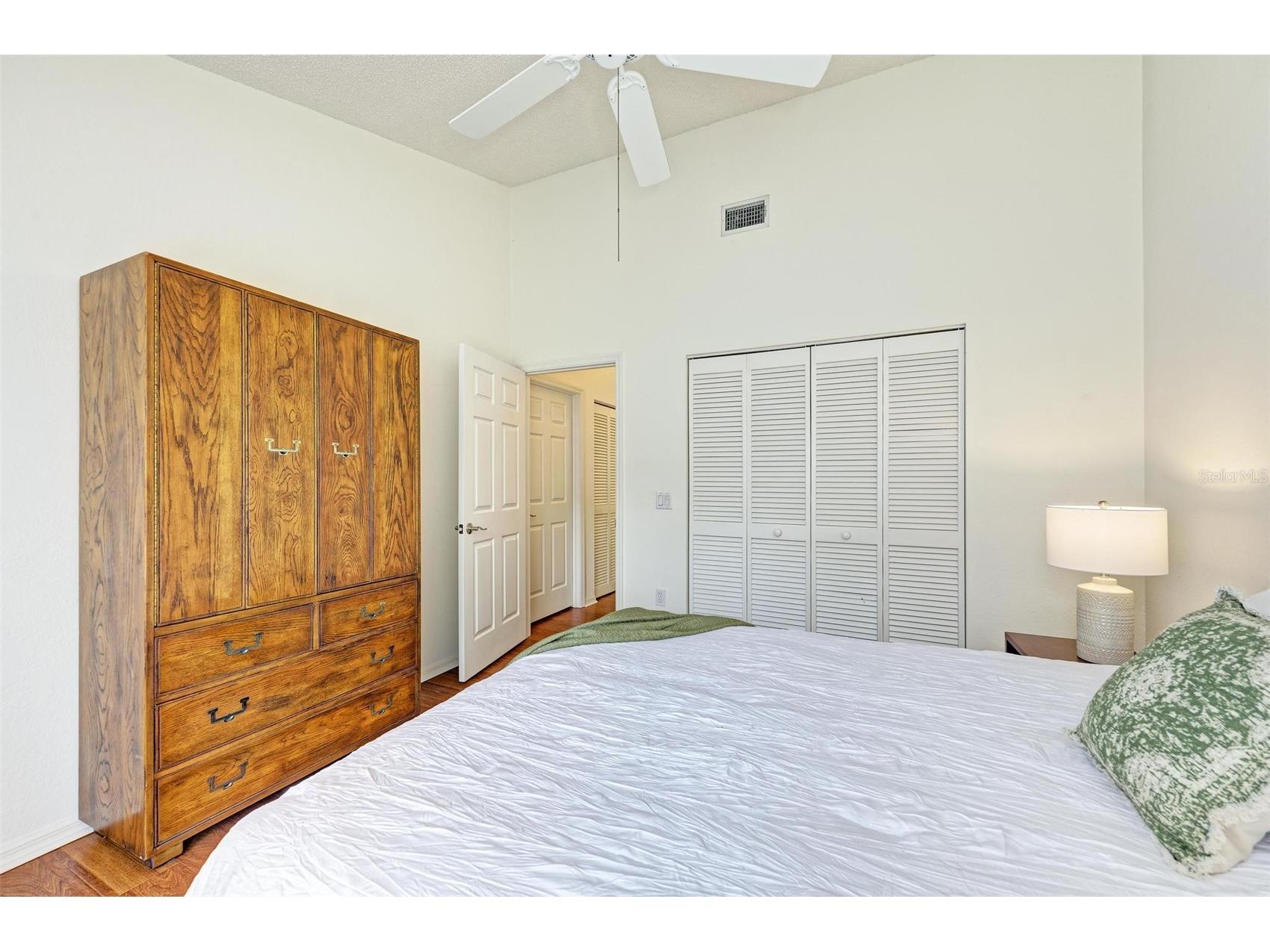 4916 Linsey Court Sarasota FL 34243 A4687682 image38