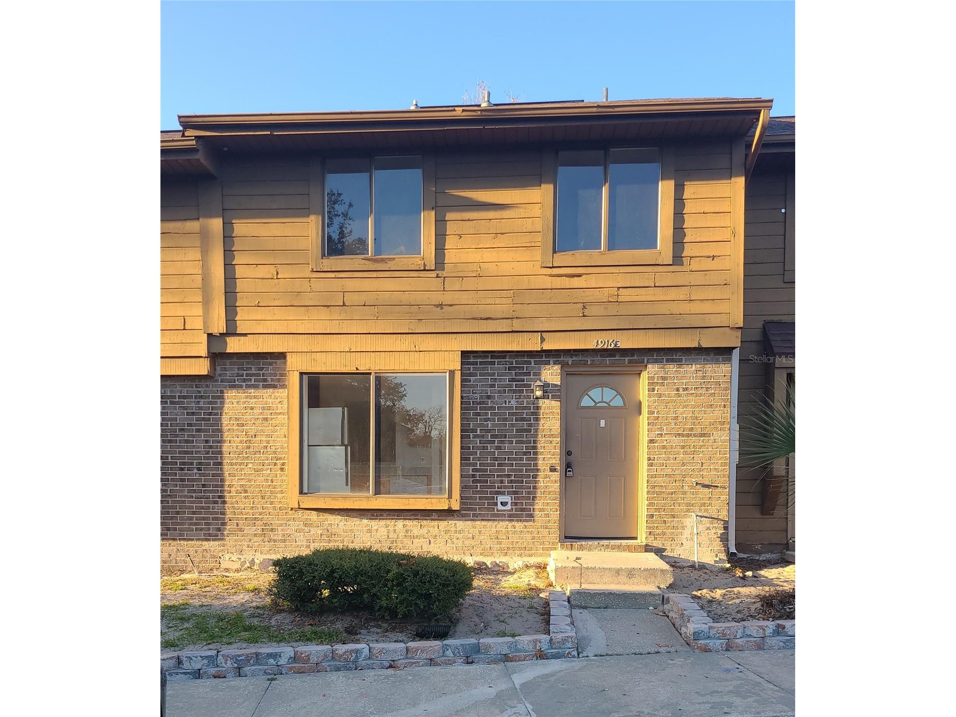 4916 Silver Oaks Vlg #E Orlando FL 32808 O6392224 image1