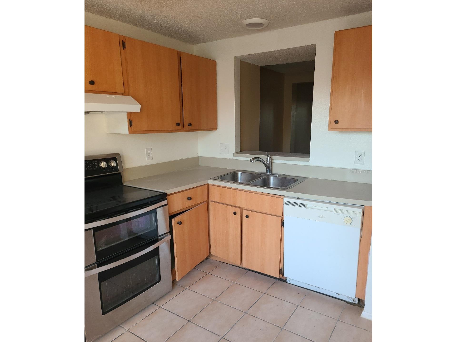 4916 Silver Oaks Vlg #E Orlando FL 32808 O6392224 image2