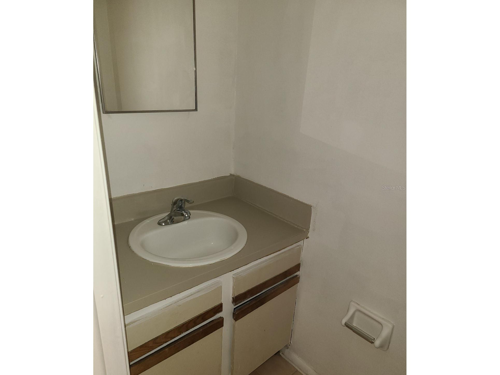 4916 Silver Oaks Vlg #E Orlando FL 32808 O6392224 image5