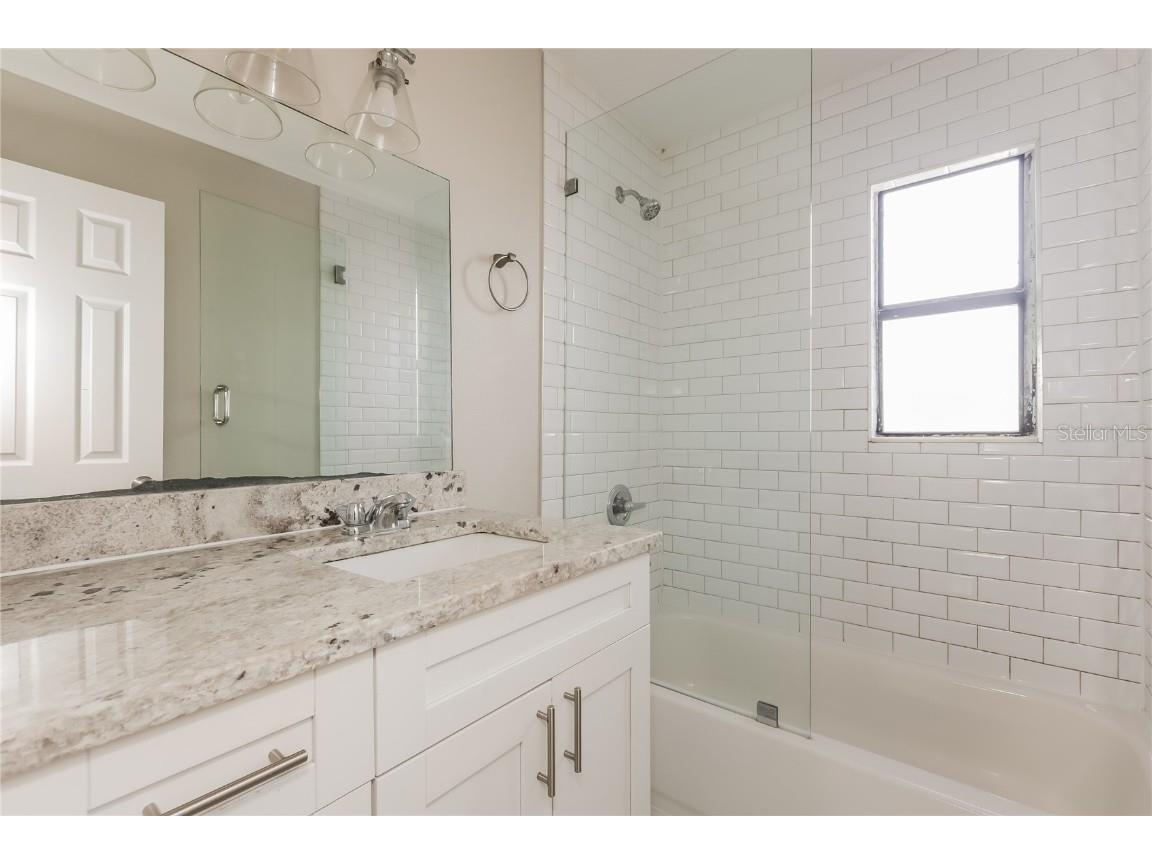 4917 Emerson Avenue S Saint Petersburg FL 33707 O6366182 image12