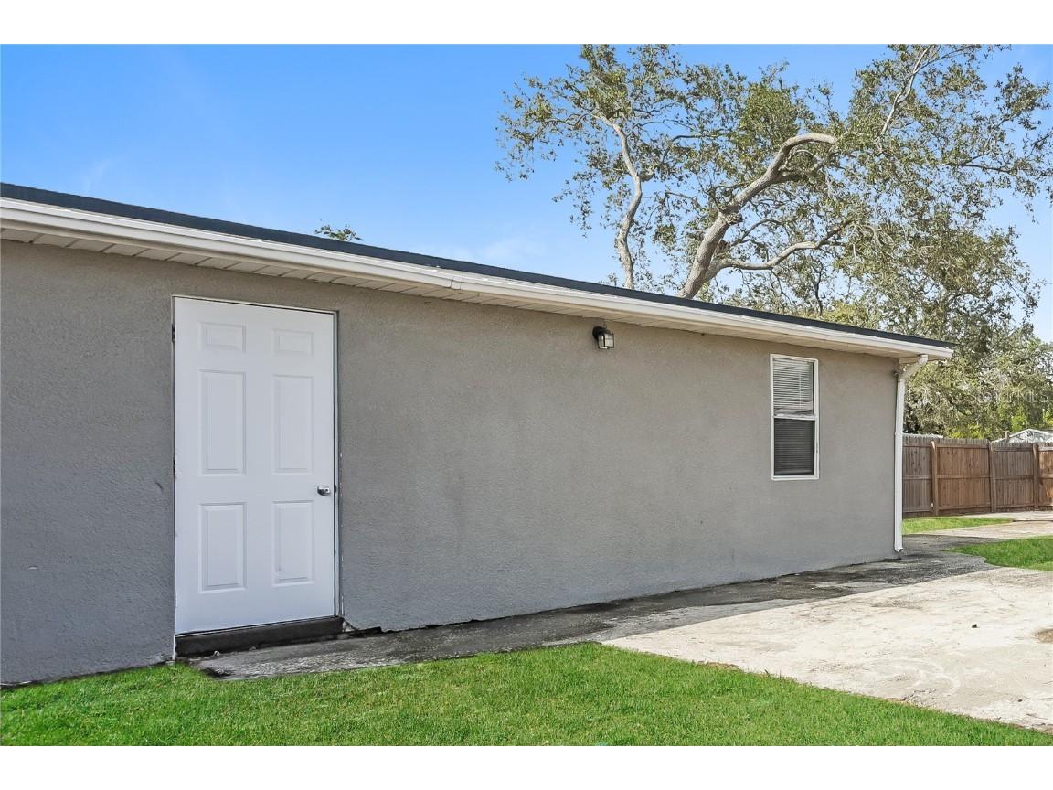 4917 Emerson Avenue S Saint Petersburg FL 33707 O6366182 image14