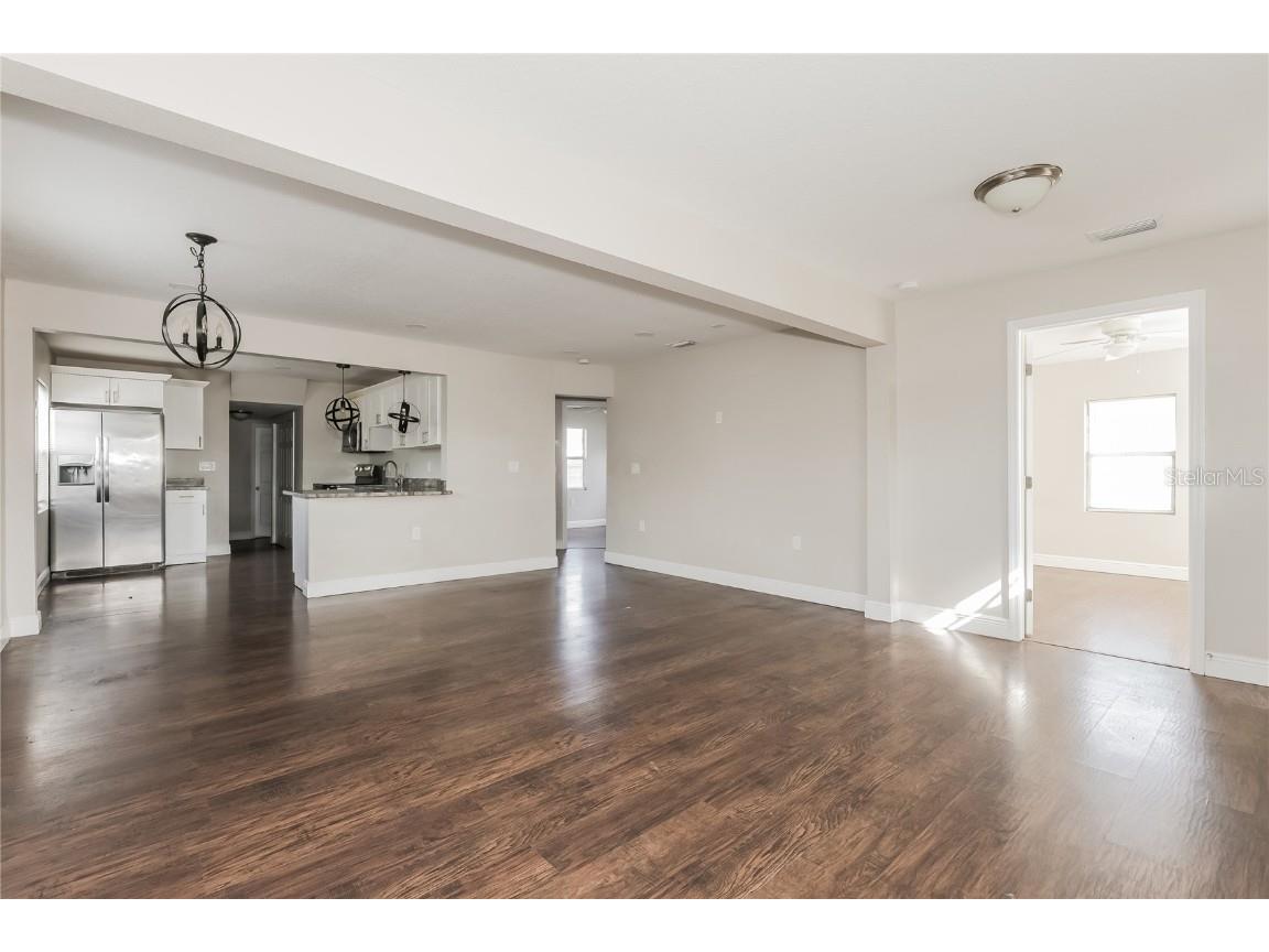 4917 Emerson Avenue S Saint Petersburg FL 33707 O6366182 image2