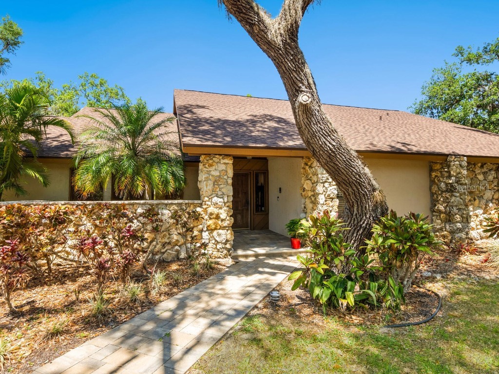 4917 Hidden Oaks Trail Sarasota FL 34232 A4648826 image1