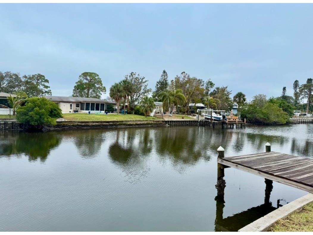 4919 Shore Acres Boulevard NE Saint Petersburg FL 33703 - BUTTERFLY LAKE TB8340977 image1