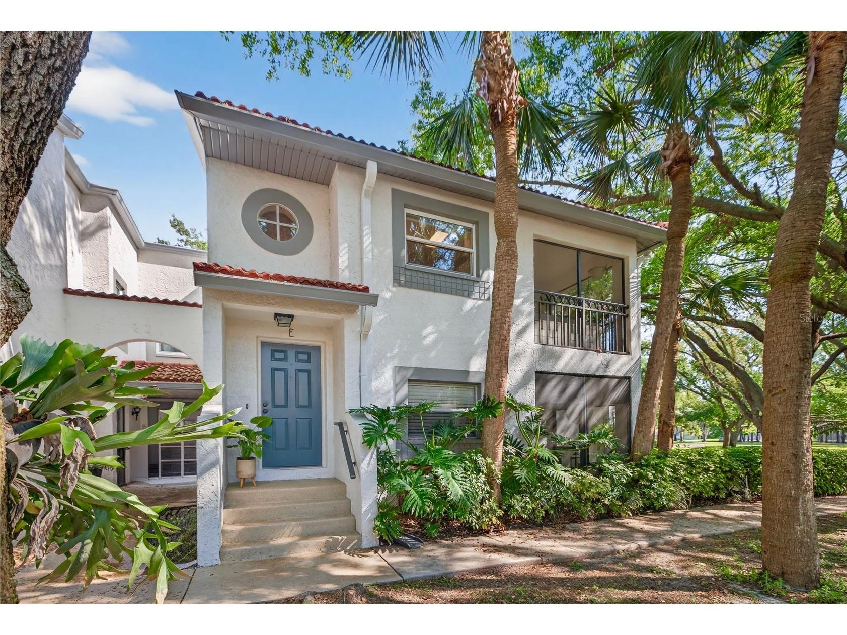 492 Santa Cruz Place NE #E Saint Petersburg FL 33703 TB8493396 image1