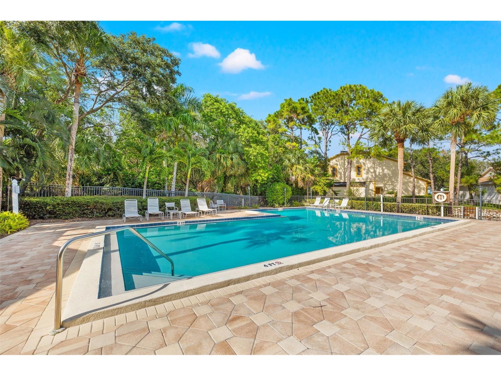 492 Santa Cruz Place NE #E Saint Petersburg FL 33703 TB8493396 image2