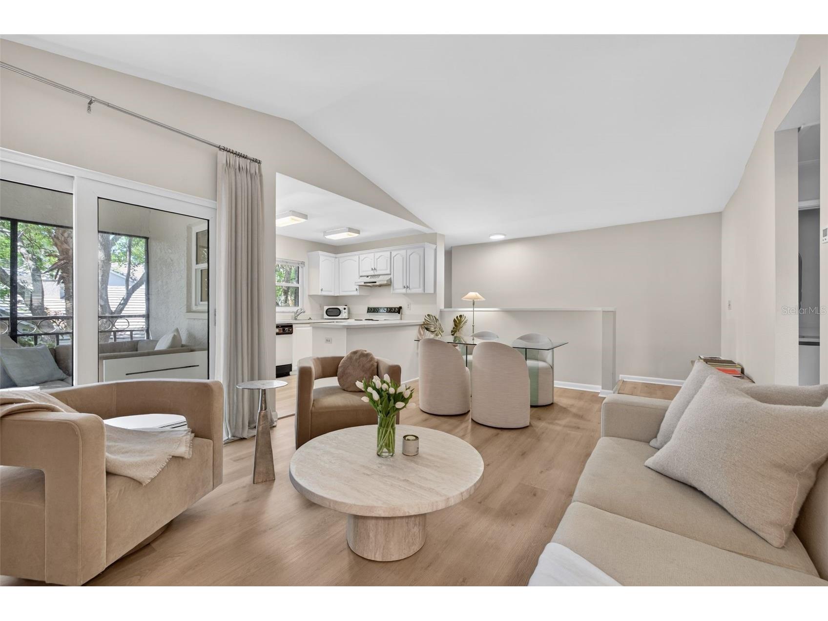 492 Santa Cruz Place NE #E Saint Petersburg FL 33703 TB8493396 image3