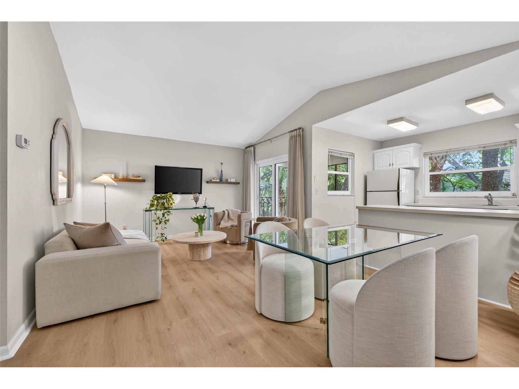 492 Santa Cruz Place NE #E Saint Petersburg FL 33703 TB8493396 image7