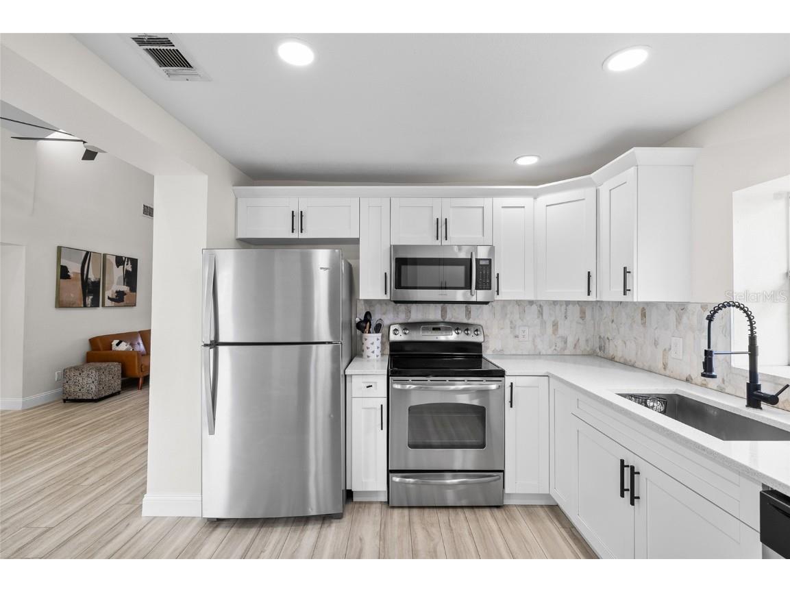 4920 30th Avenue N Saint Petersburg FL 33710 TB8422673 image13