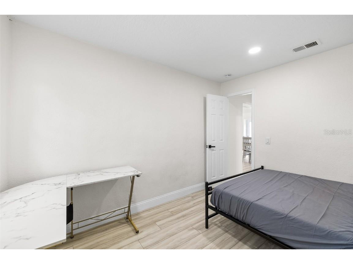 4920 30th Avenue N Saint Petersburg FL 33710 TB8422673 image18