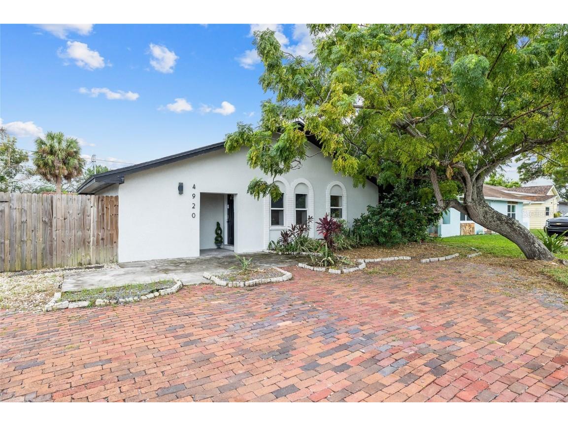 4920 30th Avenue N Saint Petersburg FL 33710 TB8422673 image3