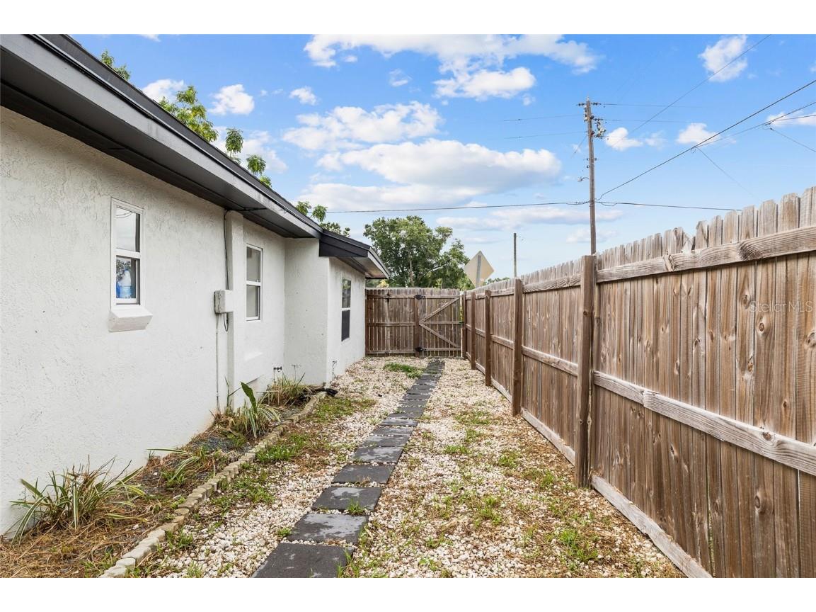 4920 30th Avenue N Saint Petersburg FL 33710 TB8422673 image37