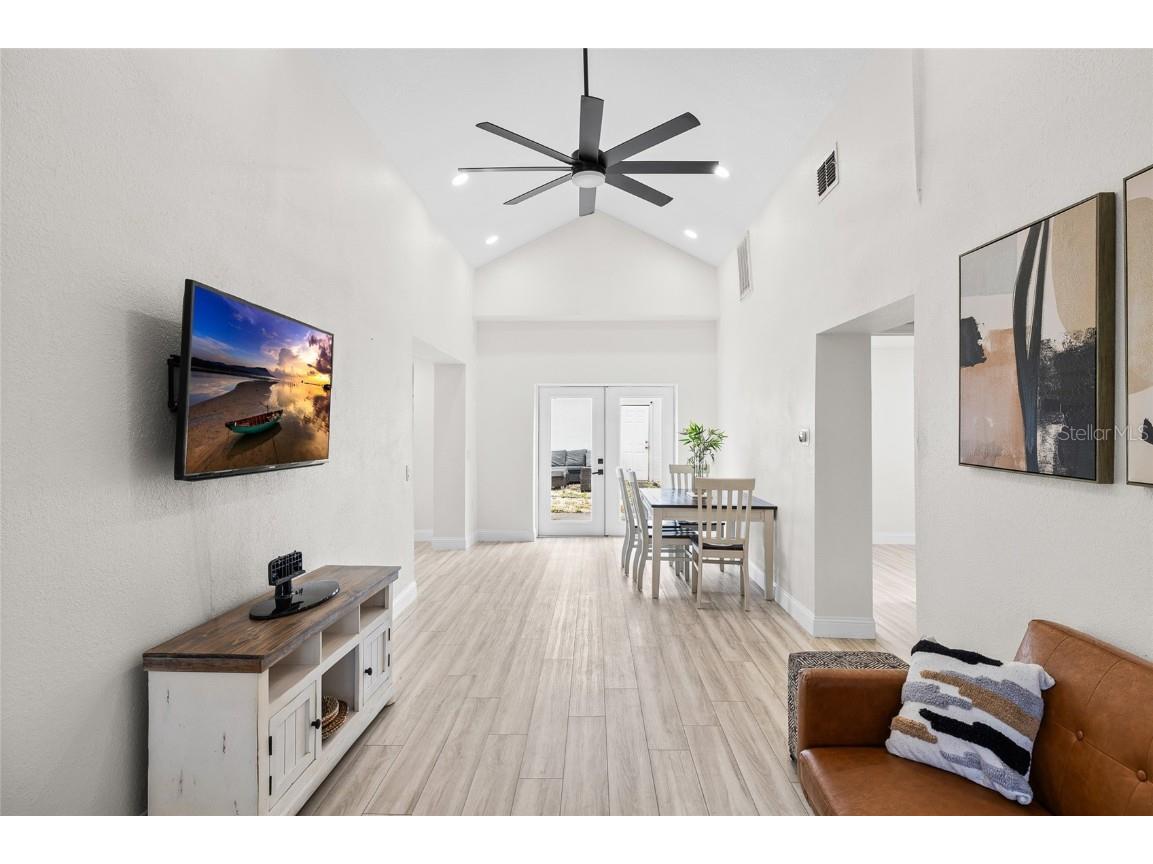 4920 30th Avenue N Saint Petersburg FL 33710 TB8422673 image6