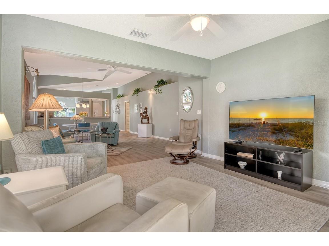 4920 Linsey Court Sarasota FL 34243 A4663755 image17